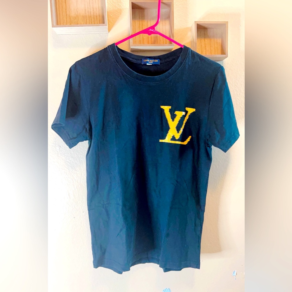 Louis Vuitton T-Shirt.